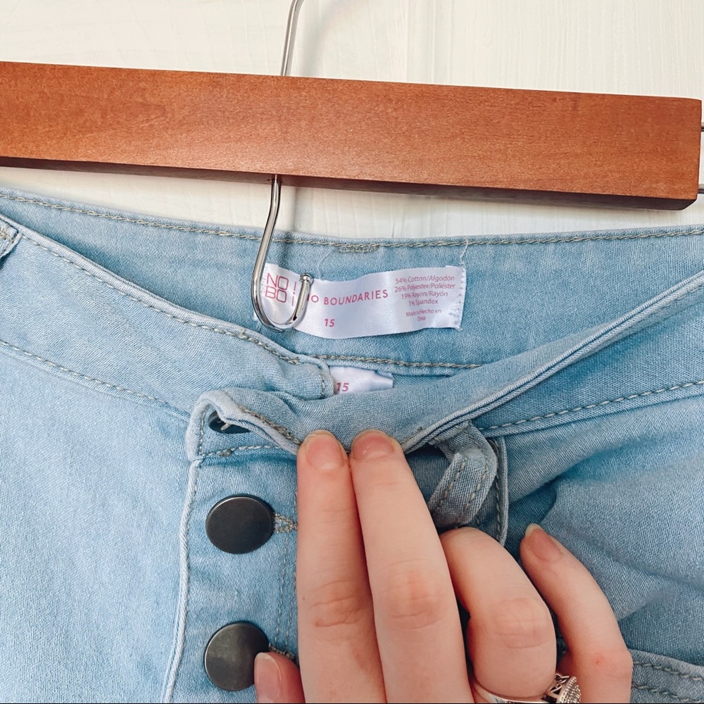 No Boundaries HighWaisted Light Wash Skinny Jeans
